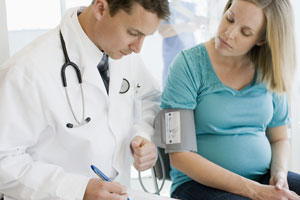 Primera consulta de embarazo en Hospital Viamed Santa Angela de la Cruz